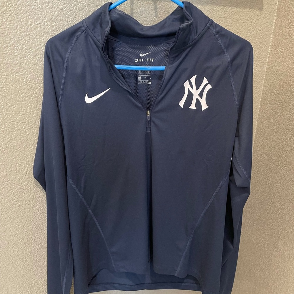 Nike women’s Yankees long sleeve quarter zip